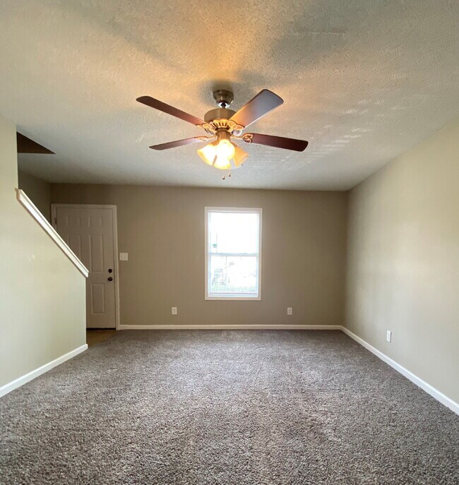 Photo - 541B PATRIOT PARK CT, CLARKSVILLE, TN 37042
