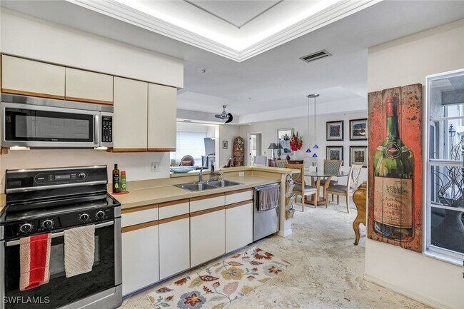 Photo - 820 3rd St S