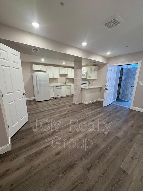 Photo - 32 Hartwell St Unit B