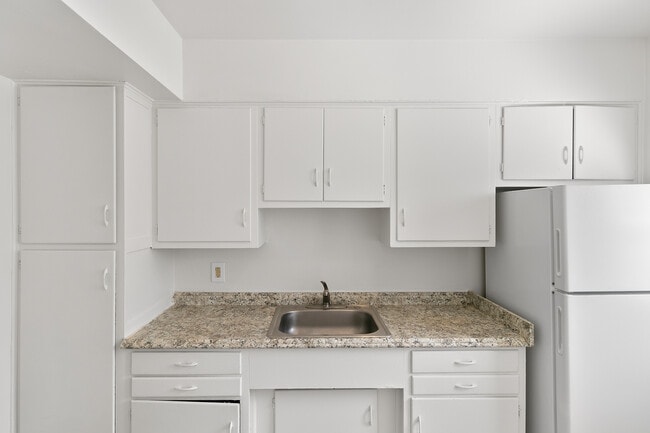 Photo - Pointe Garden Apartments