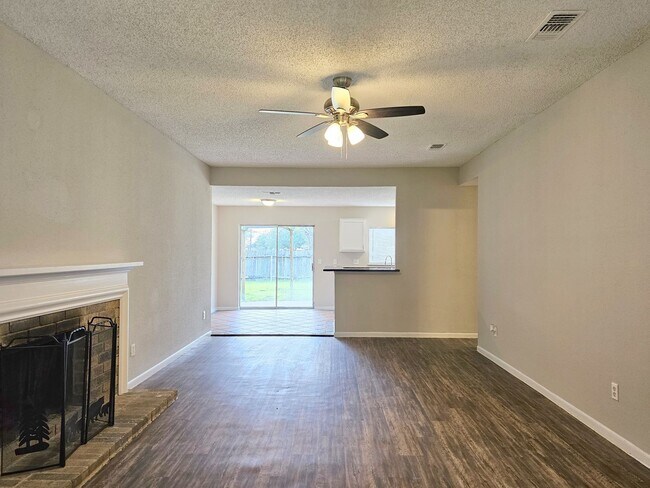 Photo - 6103 Wolfboro Dr