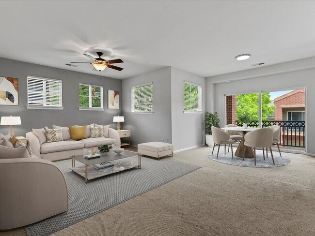 Photo - 9633 E 5th Ave Unidad #205