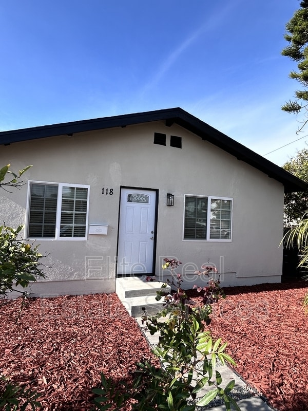 Building Photo - 118 Cedar Ave