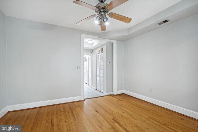 Building Photo - 1736 L St NE Rental