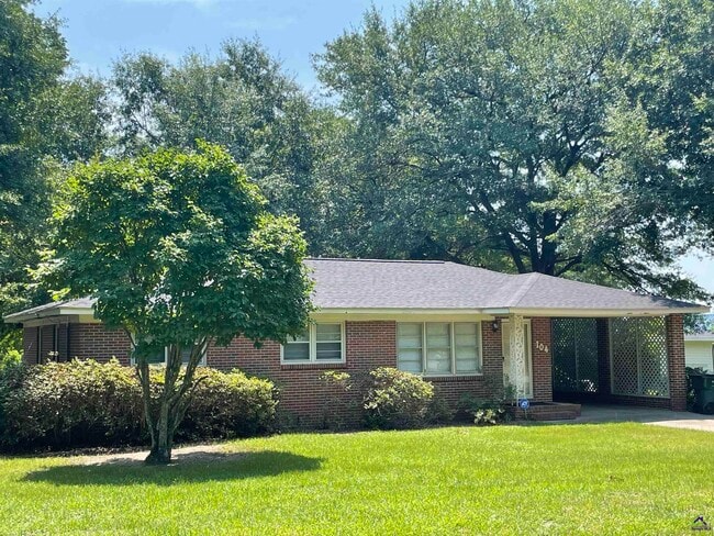 Photo - 104 Oconee St House