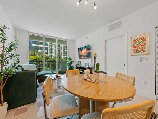 Photo - 950 Brickell Bay Dr Unit 1103