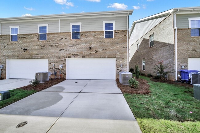 Photo - Beautiful End Unit Townhome In Mint Hill