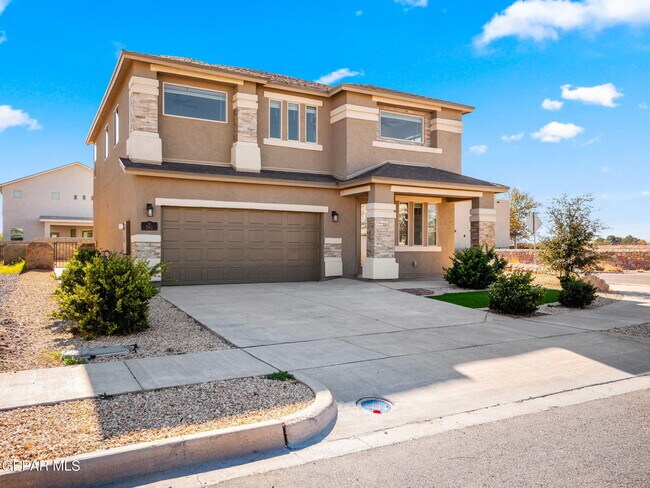 Photo - 561 Issa Circle