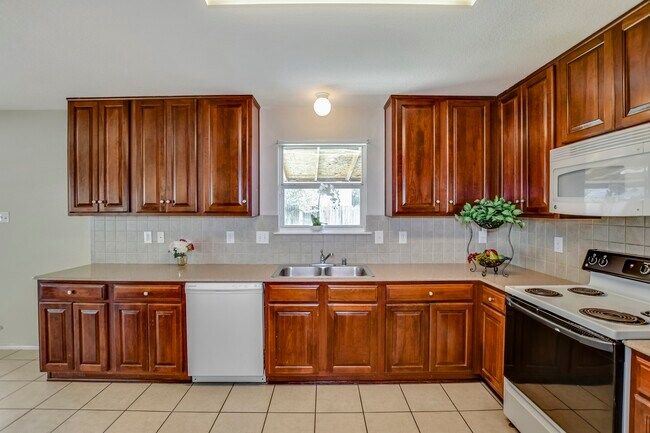 Photo - 18231 Valebluff Ln