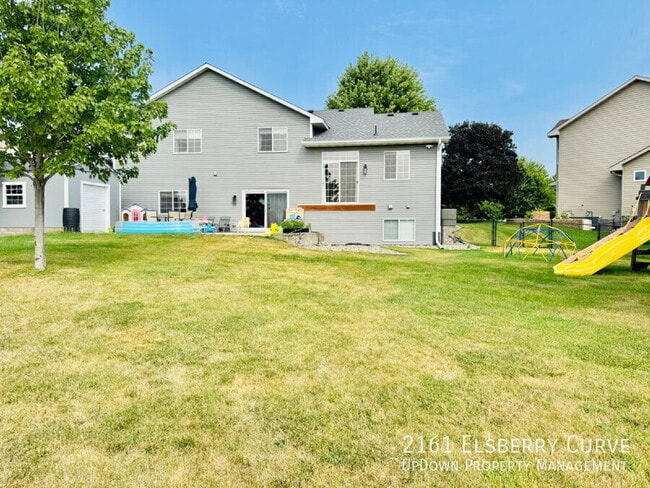 Photo - 2161 Elsberry Curv