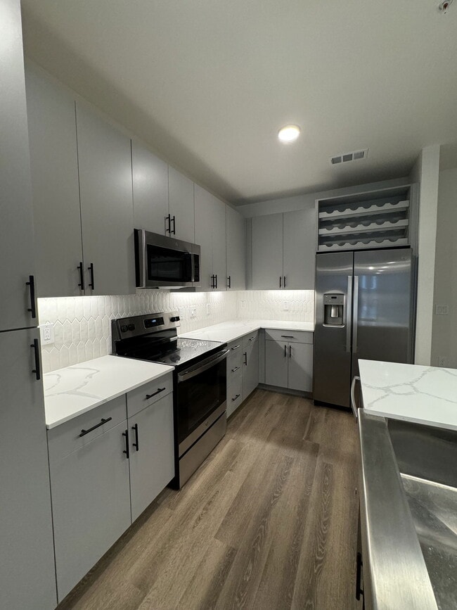 Photo - 3850 Double Oak Ave