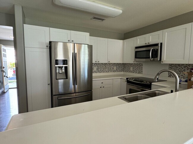 Photo - Ewa Bch 3/2.5 w/PV/Solar