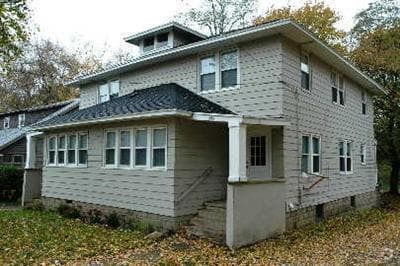 Building Photo - 545 College Ave NE Rental