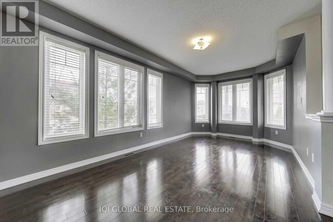 Photo - 2 Bowkett Dr