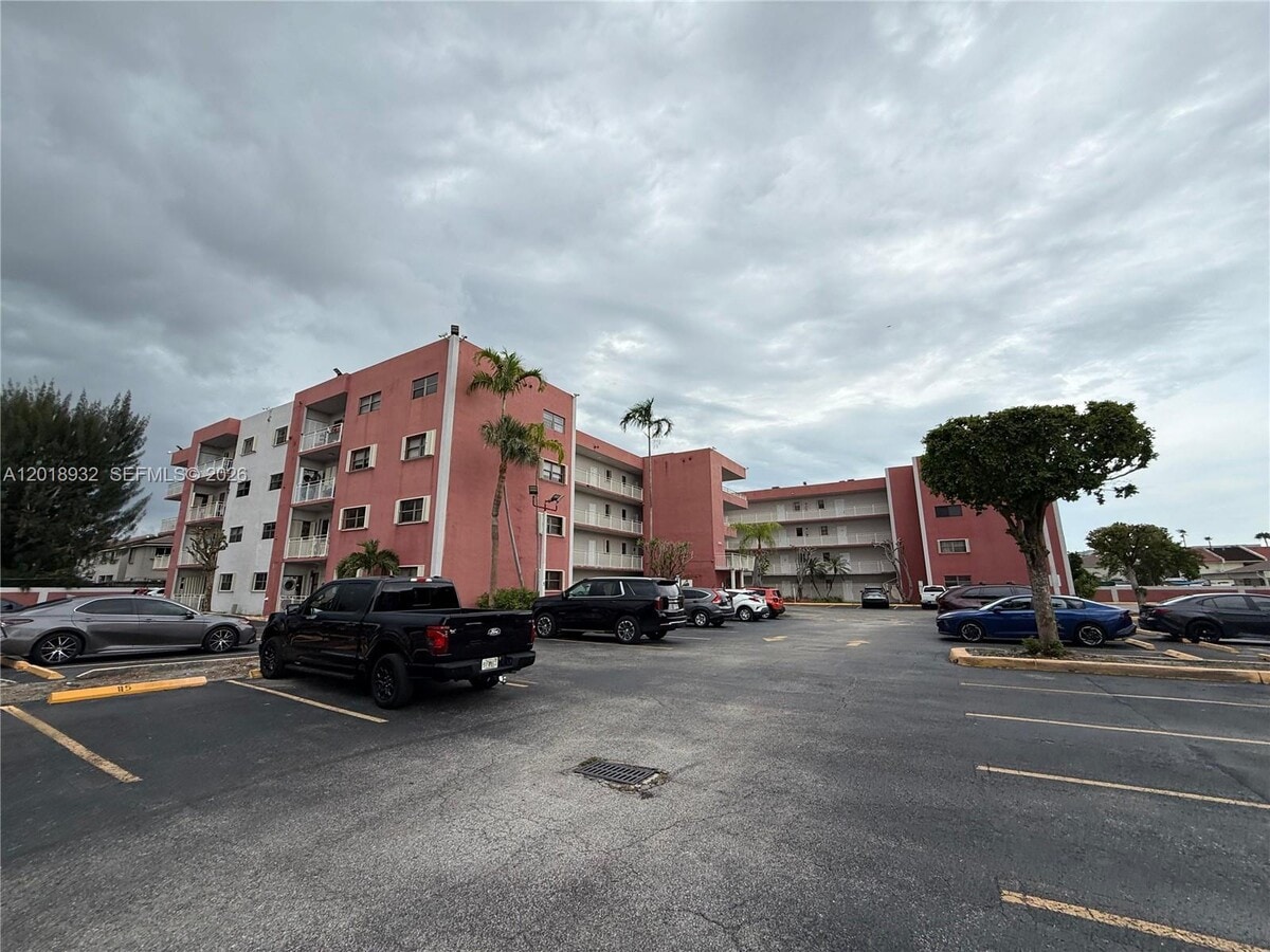 Photo - 8425 NW 8th St Unidad 409