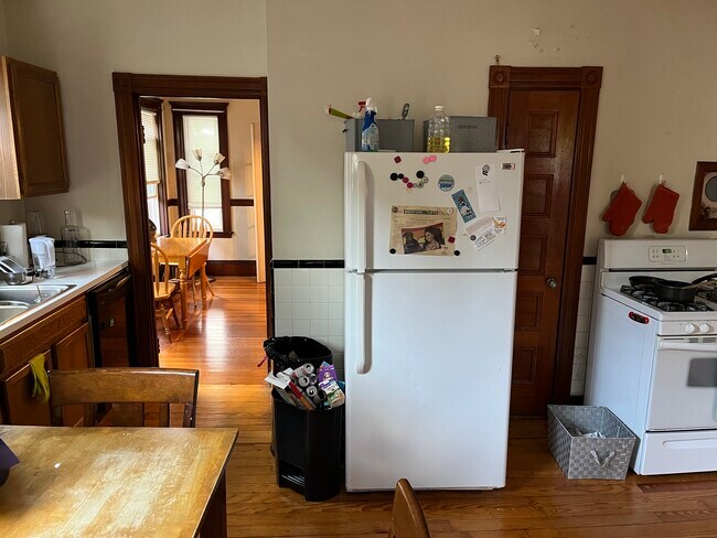 Photo - 195 College Ave Unit 2