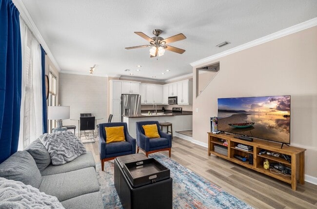 Building Photo - 104 S Moody Ave