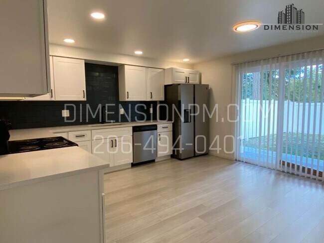 Photo - Wonderful 2 bed/1 bath duplex with firepla...