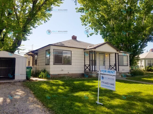 Building Photo - Cozy one bedroom one bathroom duplex located off of Keystone and Seventh Street in a cul-de-sac b...