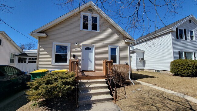 Photo - 111 N Van Buren St Unit 111