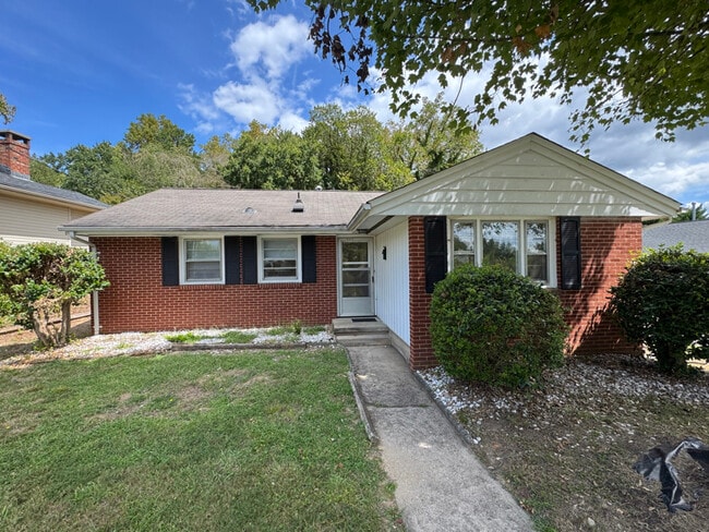 Building Photo - 405 Hampton Dr Rental