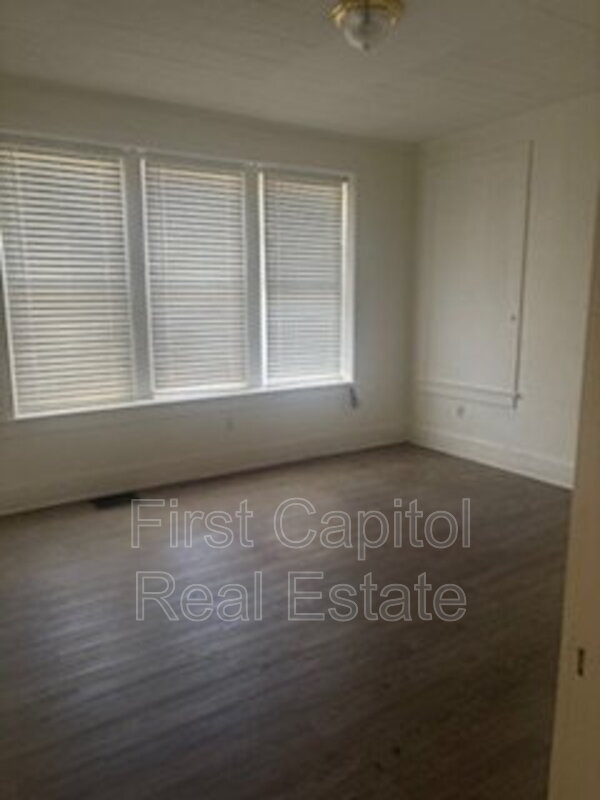 Photo - 1800 Market St