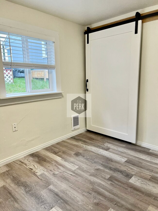 Petite Studio in Parkland, WA Rental House Rental in WA