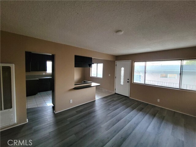 Building Photo - 2352 Lewis Ave Unit 6 Rental
