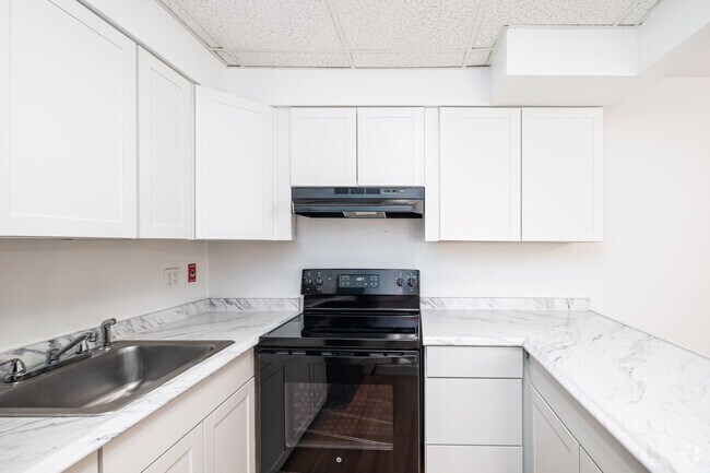 1BR, 1BA - 552SF - Kitchen