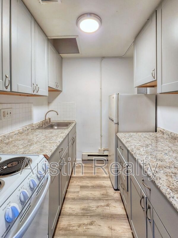 Building Photo - 324 N.Newstead Unit Apt. 3W