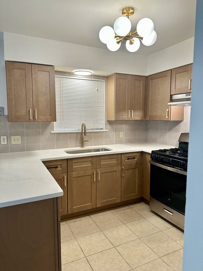 Kitchen - 1302 Thornridge Rd Unit A