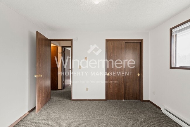 Photo - 3005 S Whipple Rd Unidad #3