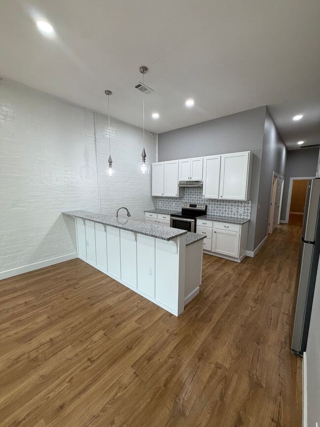 Photo - 616 Main St Unit 616 MAIN STREET  B