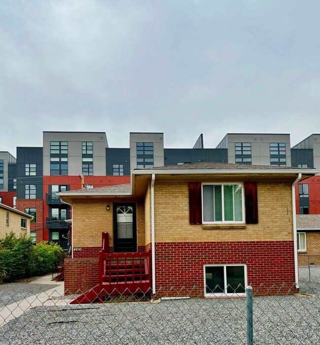 Photo - Prime Location! 1BR Bungalow Near DU, Ligh... Unit 2367