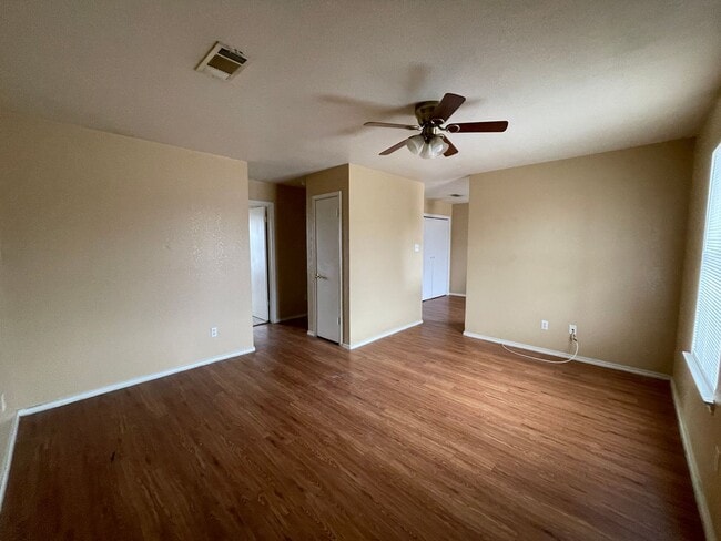 Photo - 1603 Cedarhill Dr Unidad # D