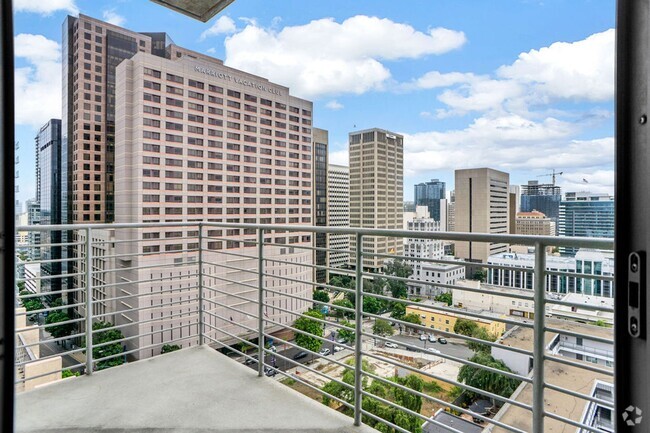 Building Photo - Gorgeous downtown Unit 1101 Rental