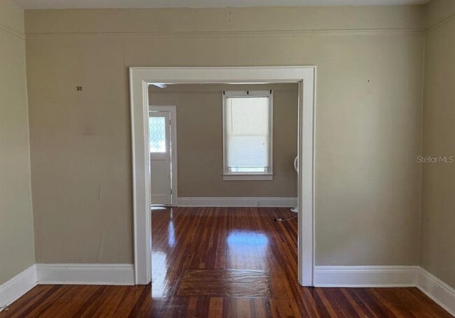 330 W Stanley St
