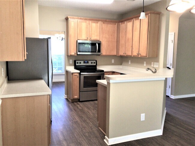 Photo - 324 Highgate Cir