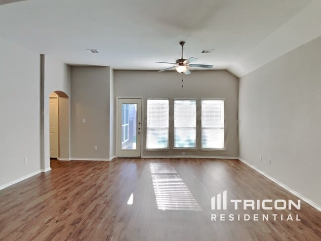 Photo - 1937 Briar Grove Dr