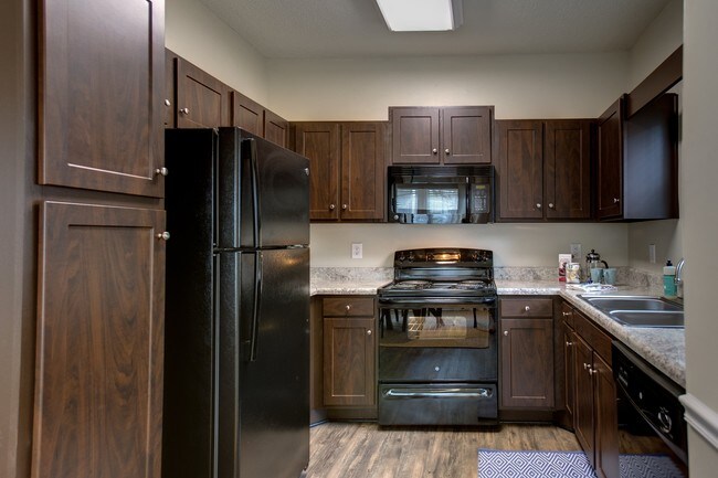 Crowne Oaks Apartments