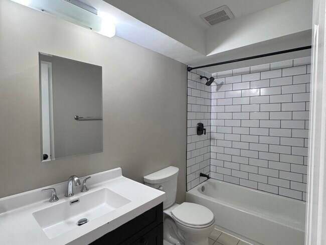 Photo - 43 W Ann St Unit 2