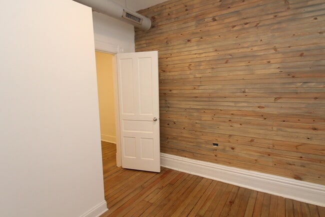 Photo - 1362 N Bosworth Ave Unit 3A