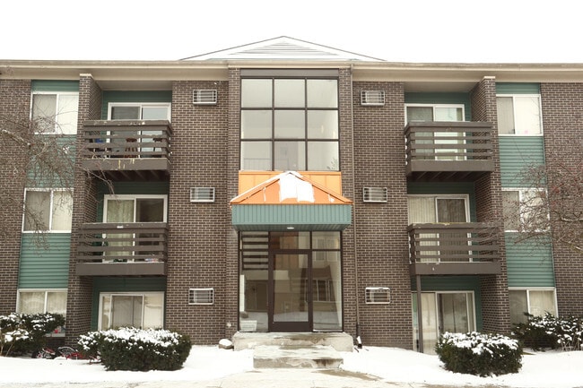 Photo - Waters Edge Apartments