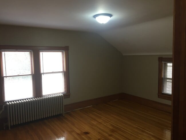 Photo - Gorgeous 3 Bedroom - 1-1/2 bath House in Prime St. Paul neighborhood