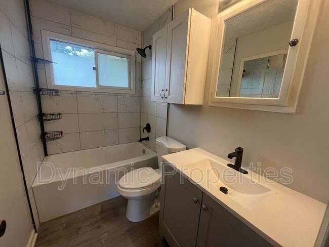 Photo - 7009 S 79th St