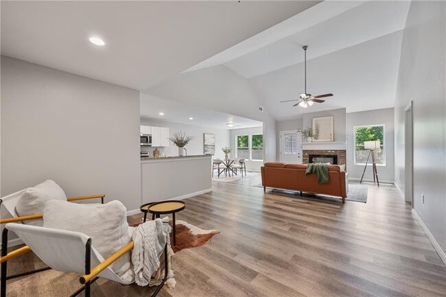 135 Tyrus Ln