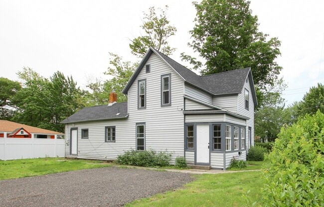 Building Photo - 1096 Wood St