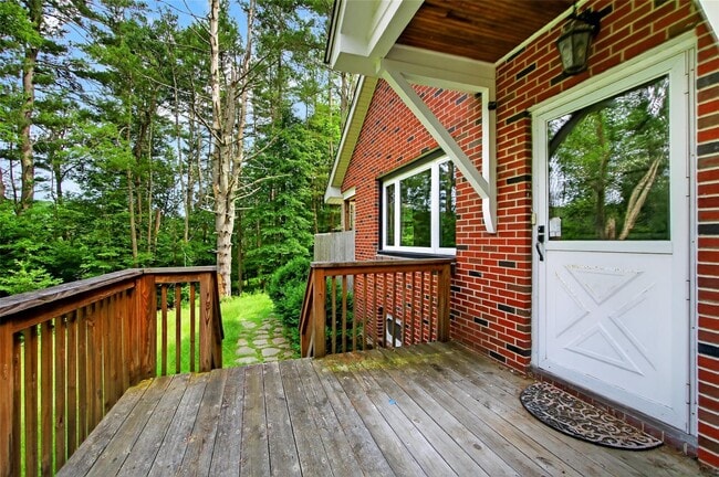 Photo - 52 Luxton Lake Rd