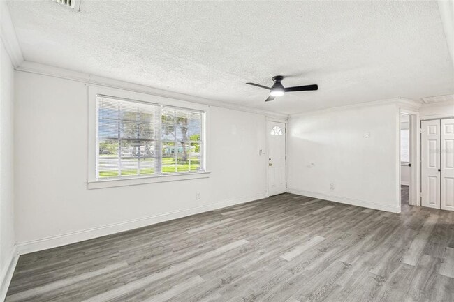 Photo - 1833 Knollwood Dr