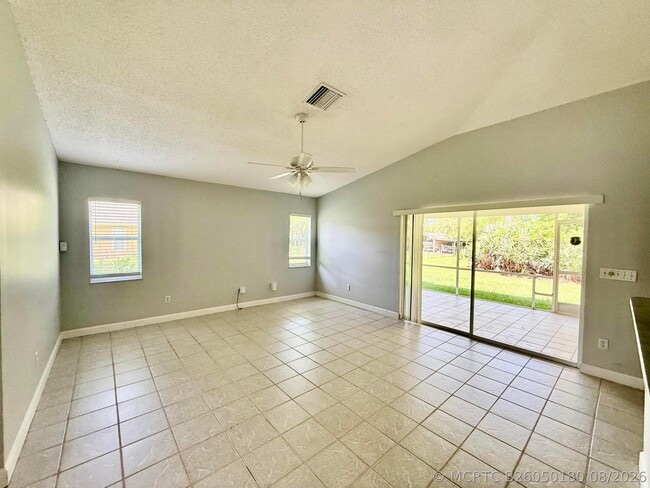 Photo - 5707 Silver Oak Dr